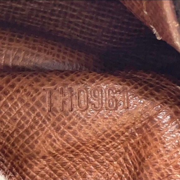 LV Monogram papillon 26 Handbag - Picture 10 of 12